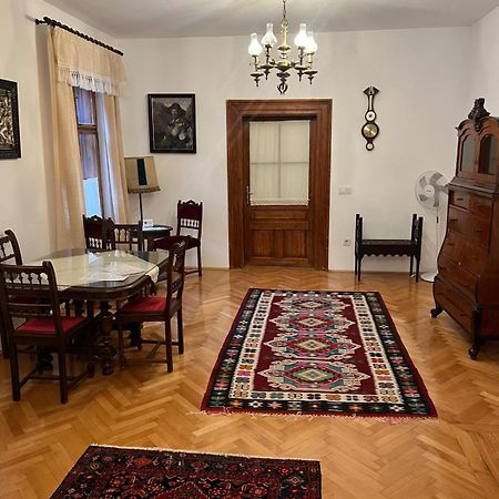 Casa Livia Brasov Leilighet Eksteriør bilde