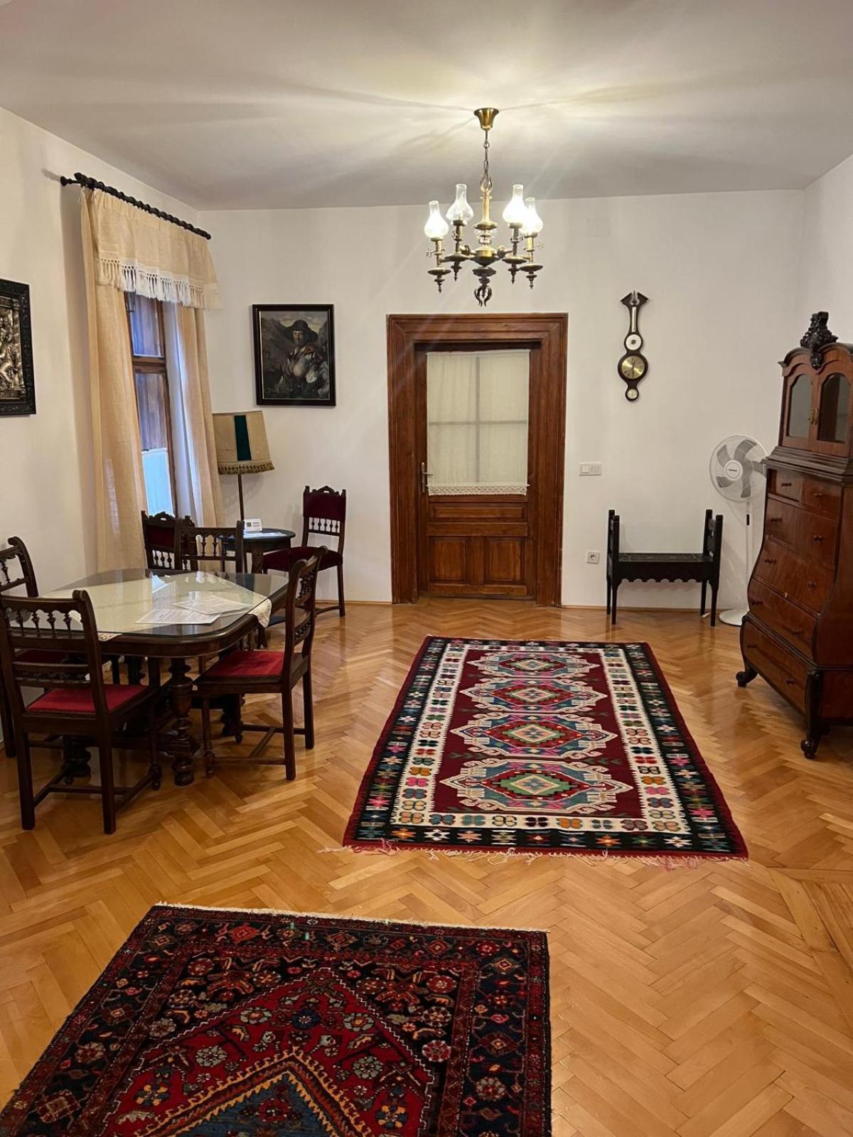 Casa Livia Brasov Leilighet Eksteriør bilde